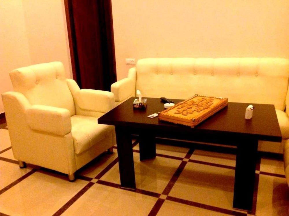 Hotel Narek+ à Arrinj Extérieur photo